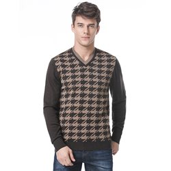  V-neck houndstooth sweater